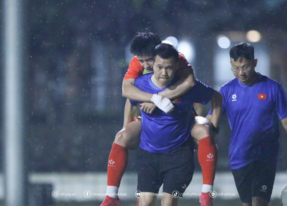L'équipe U23 du Vietnam subit des défaites avant le match d'ouverture du tournoi U23 Asie du Sud-Est 2025 - photo 1