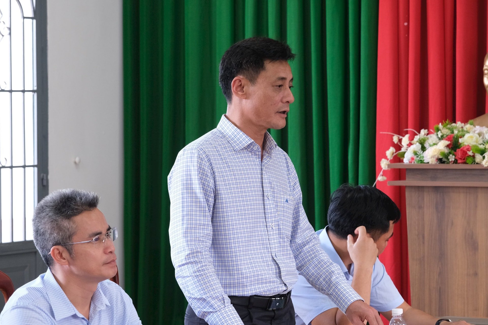 2 តំណាងនាយកដ្ឋានហិរញ្ញវត្ថុបាននិយាយនៅក្នុងកិច្ចប្រជុំ