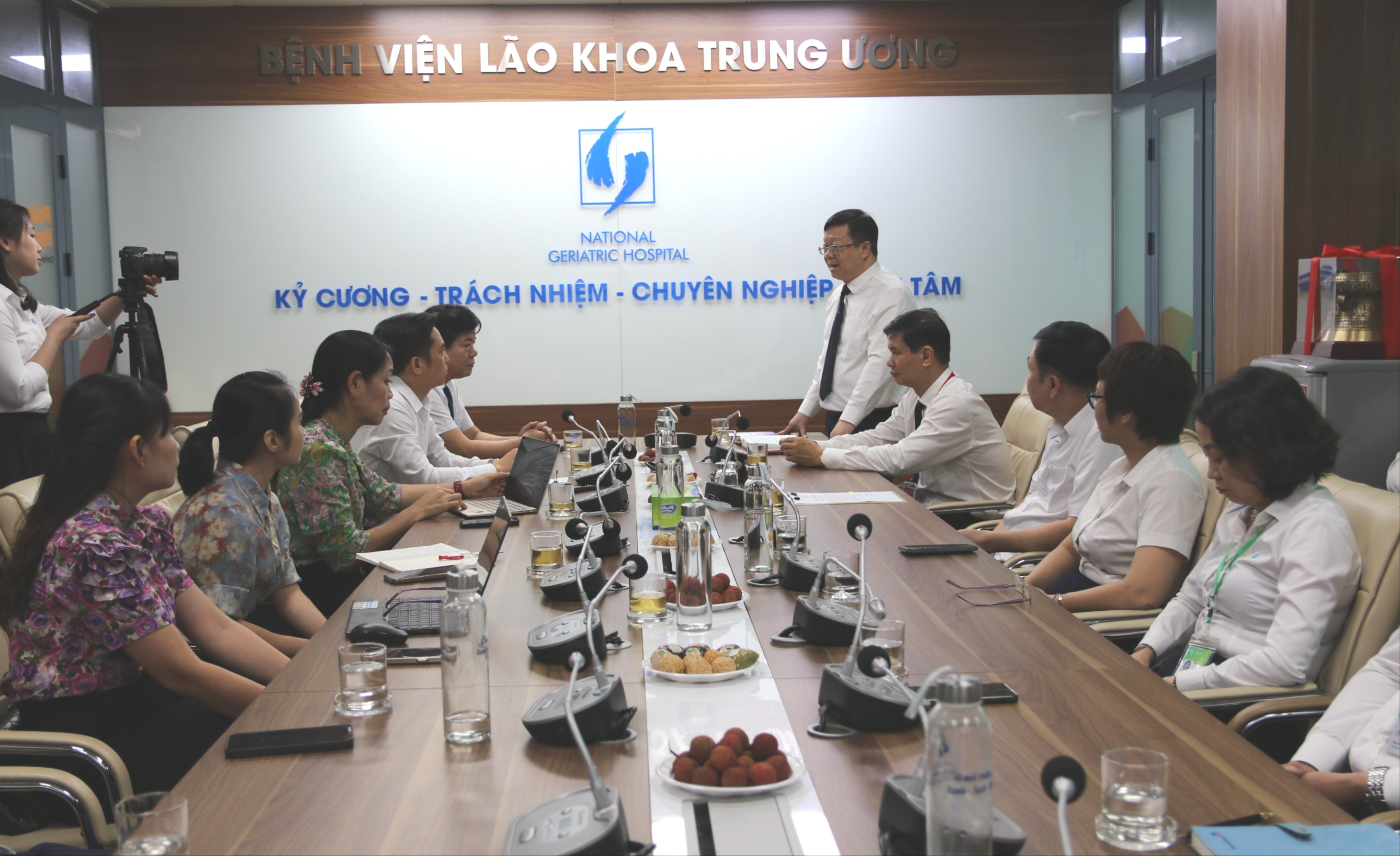 anh-1-tin-ky-ket-372-6786.jpg