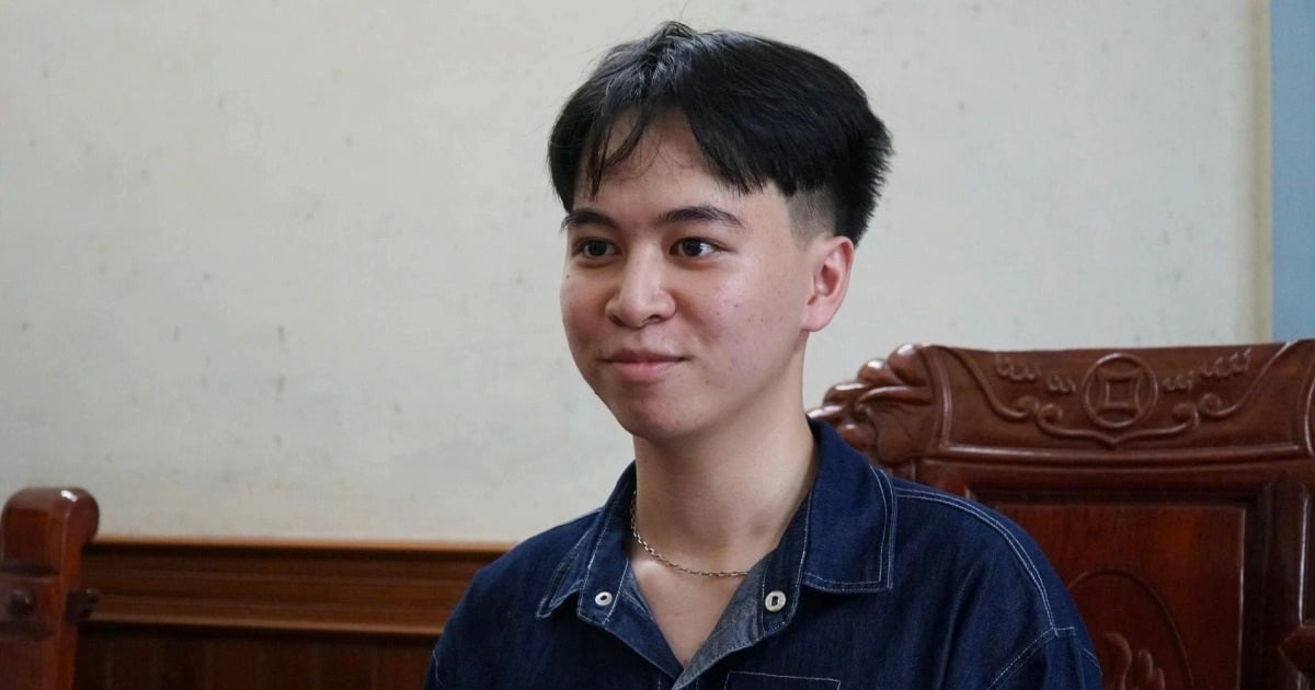 Á khoa toàn quốc học chuyên hóa, toán 10, văn 9,25 điểm