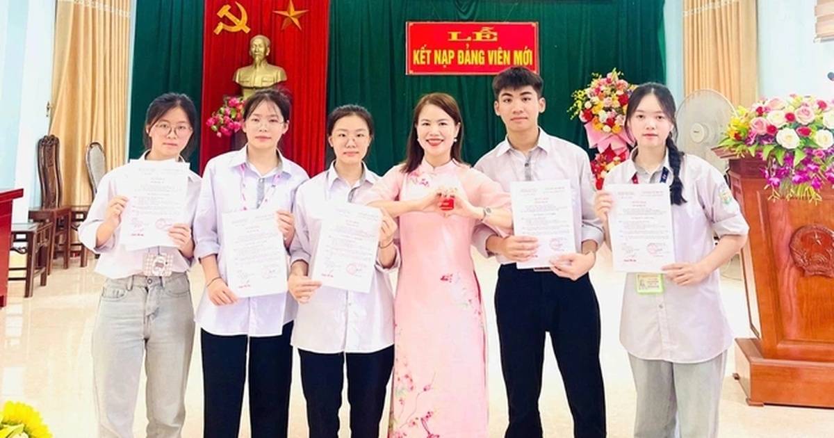 Một lớp ở miền núi có 34 học sinh đạt từ 25 điểm trở lên