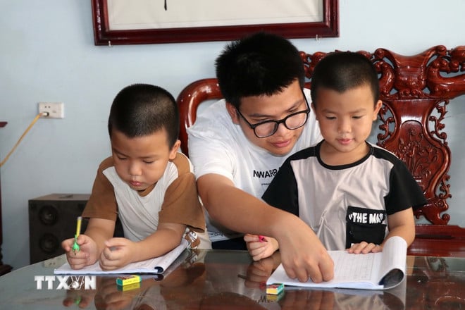 Nam sinh Ninh Bình lập sơ đồ tư duy, tự học và giành ngôi thủ khoa toàn quốc- Ảnh 2.