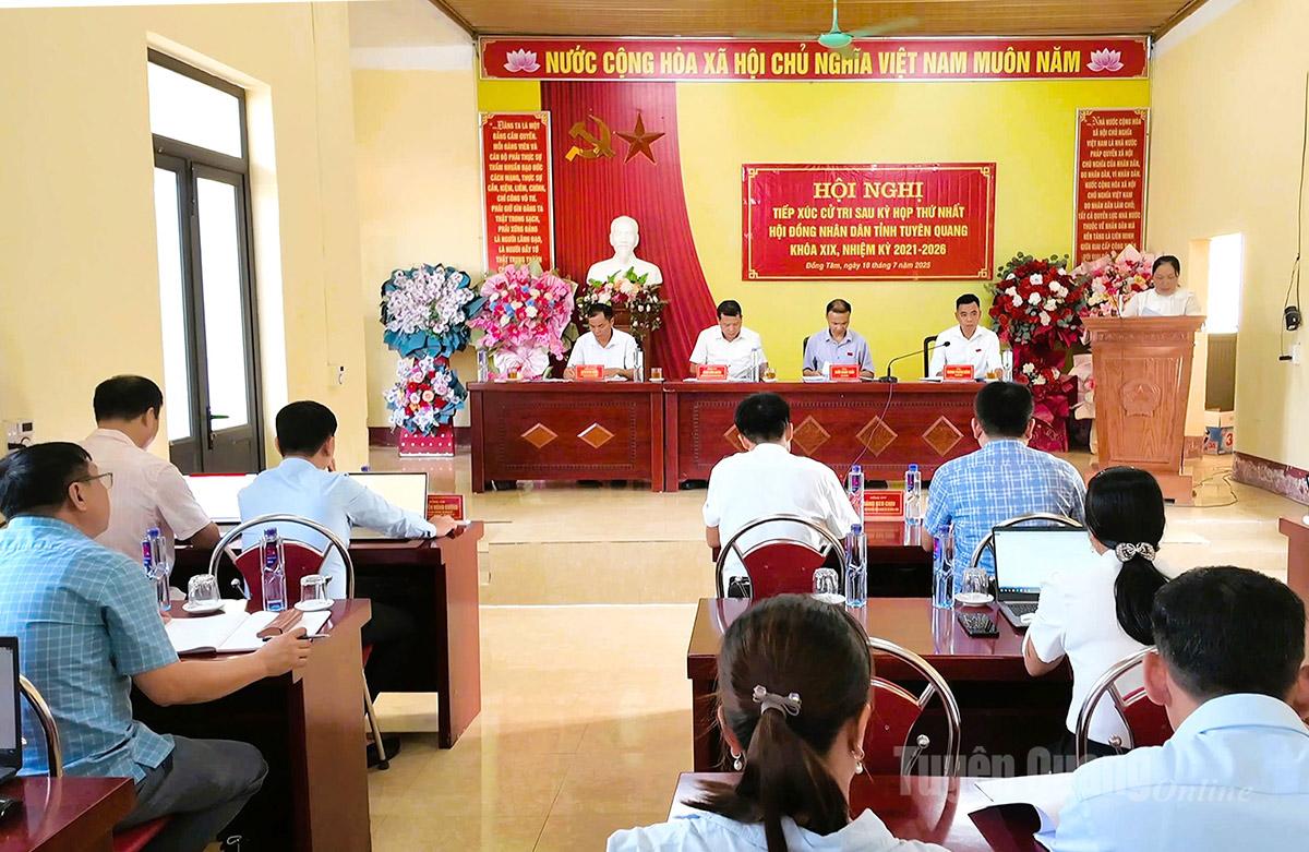Tổ đại biểu số 14 Hội đồng nhân dân tỉnh tiếp xúc cử tri xã Đồng Tâm.
