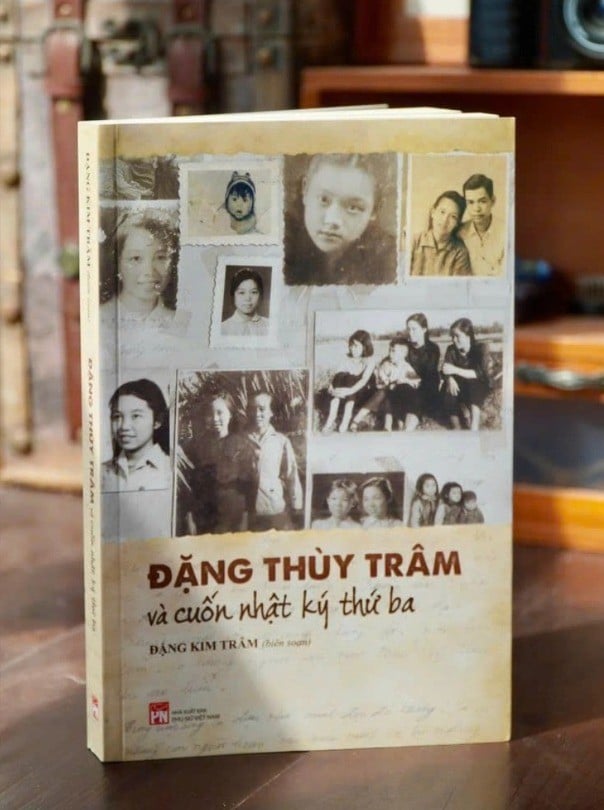 18-7-dang-thuy-tram-sach-3-6323.jpg