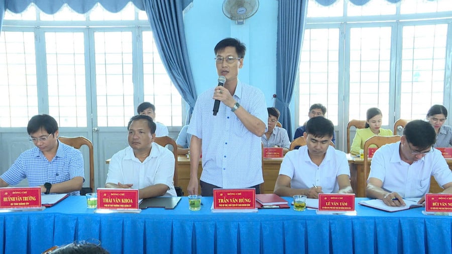 pho-bi-thu-dang-uy-chu-tich-ubnd-xa-po-to-tran-van-hung-phat-bieu-tai-buoi-lam-lam-viec-anh-phi-long.jpg
