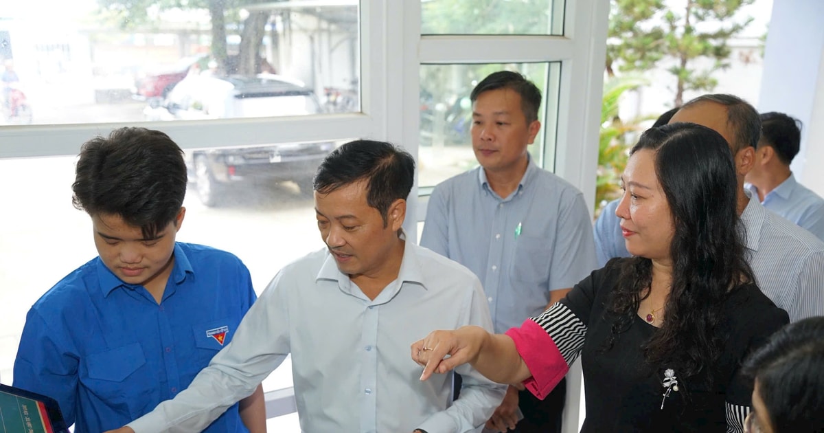 Phó Chủ tịch UBND tỉnh Lâm Đồng Lê Trọng Yên kiểm tra hoạt động hành chính ở cơ sở