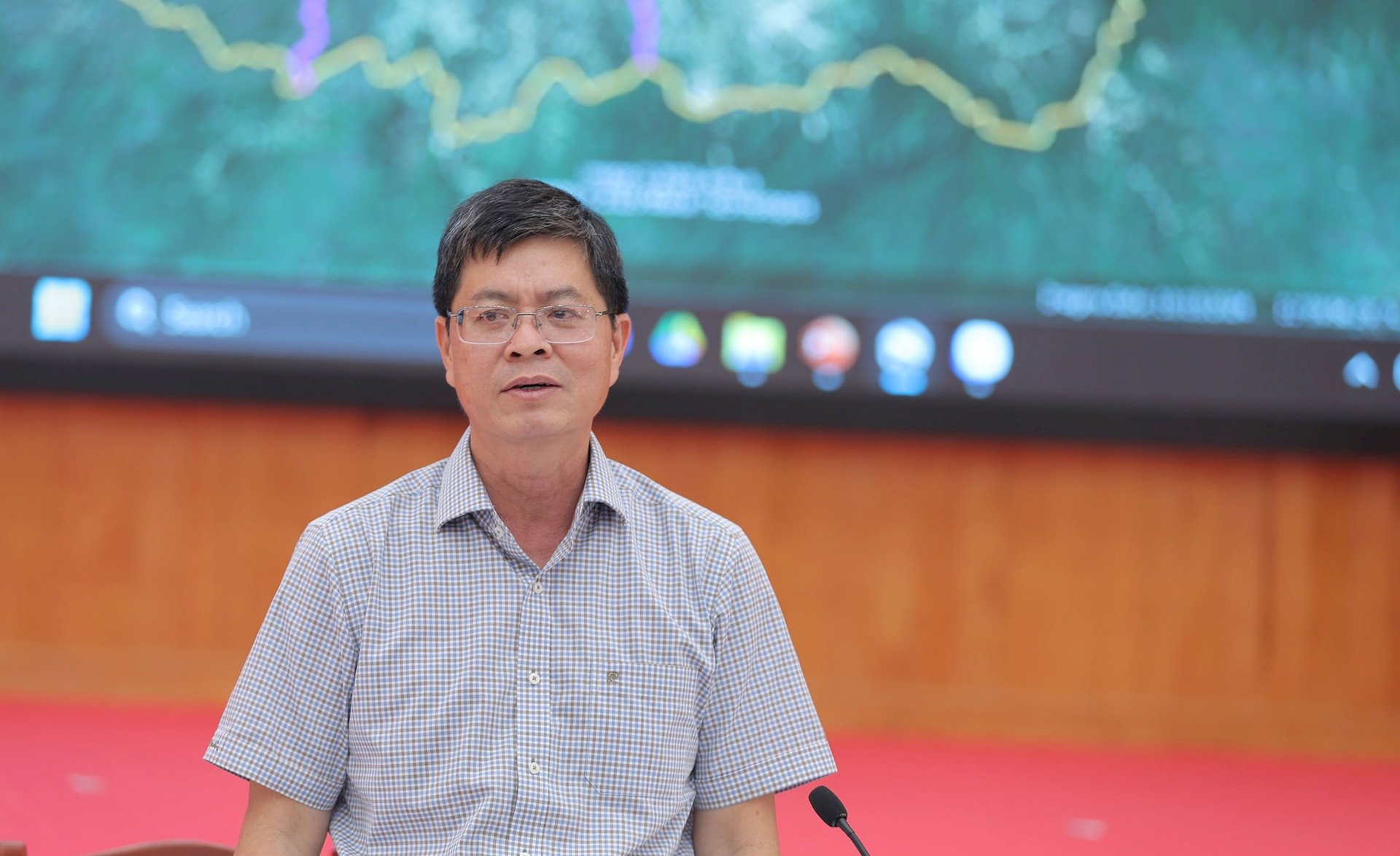 nghi2180.jpg