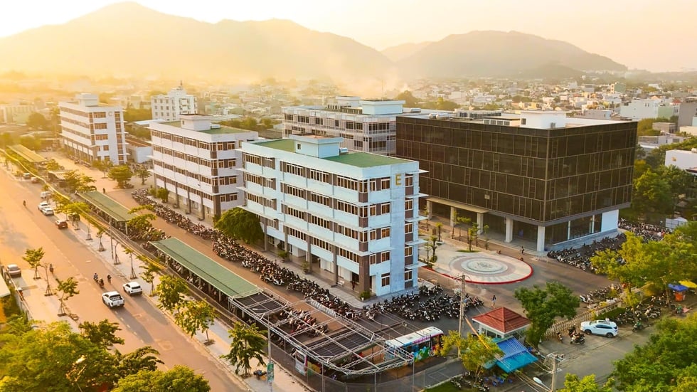 Đại học Duy Tân công bố điểm xét tuyển: Khối ngành sức khỏe tiếp tục dẫn đầu- Ảnh 1.