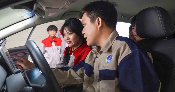 Chuyển đổi xe xăng sang xe điện, ngành kỹ thuật ô tô có sợ "hết thời"?