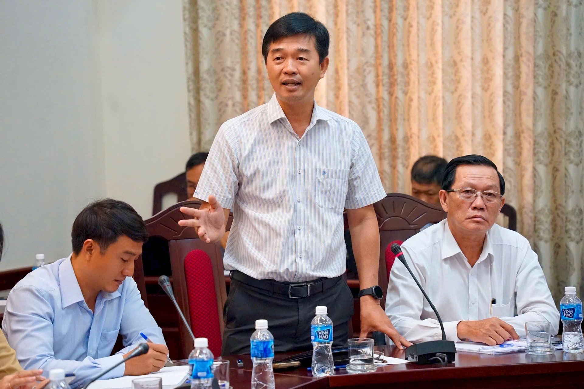 Bí thư phường Phú Thuỷ Phan Nguyễn Hoàng Tân phát biểu ý kiến