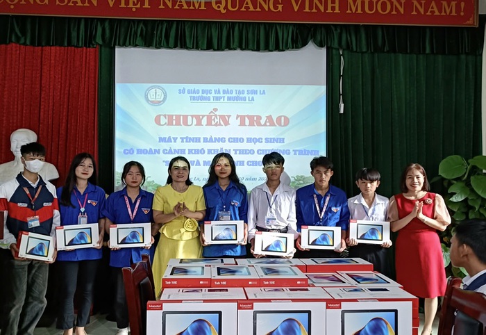 Chắp cánh ước mơ cho trẻ em vùng khó khăn - Ảnh 1.