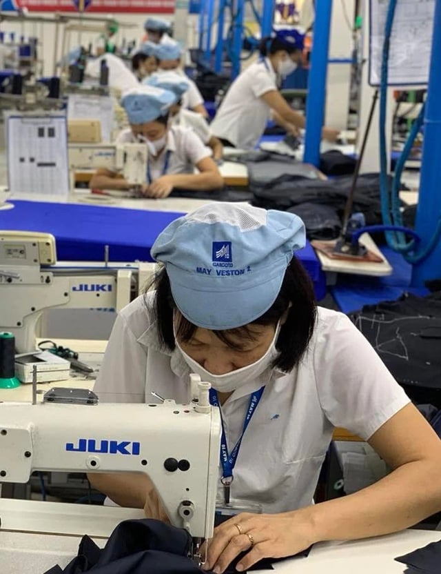 Đề xuất mức tăng lương tối thiểu vùng từ 250.000 - 350.000 đồng/tháng- Ảnh 1.