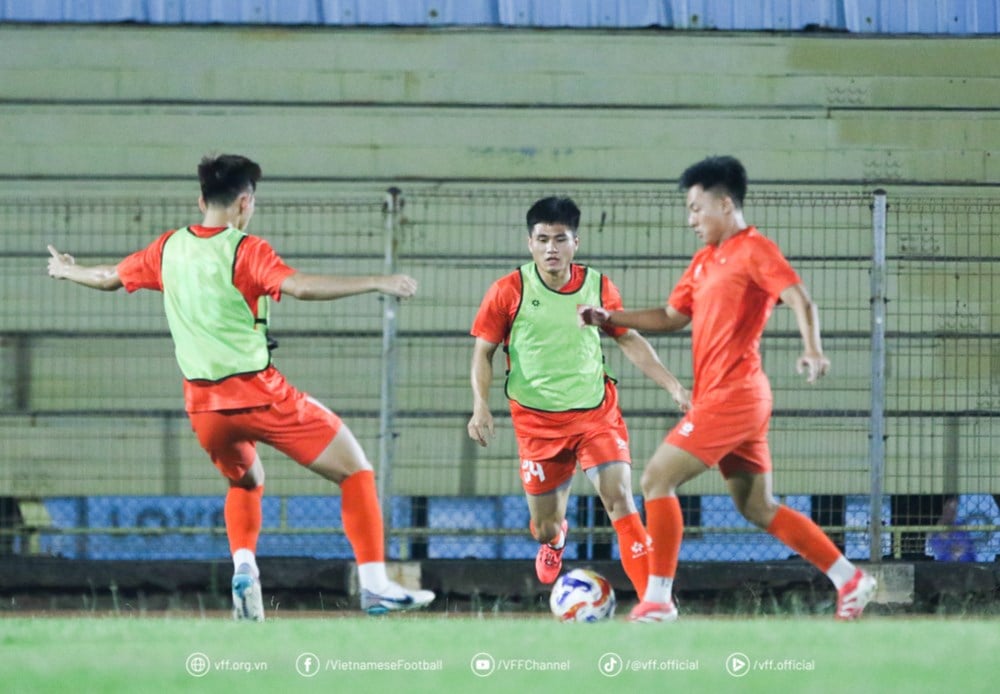 Tuyển thủ U23 Việt Nam quyết tâm cùng đội nhà vô địch giải Đông Nam Á  - ảnh 1