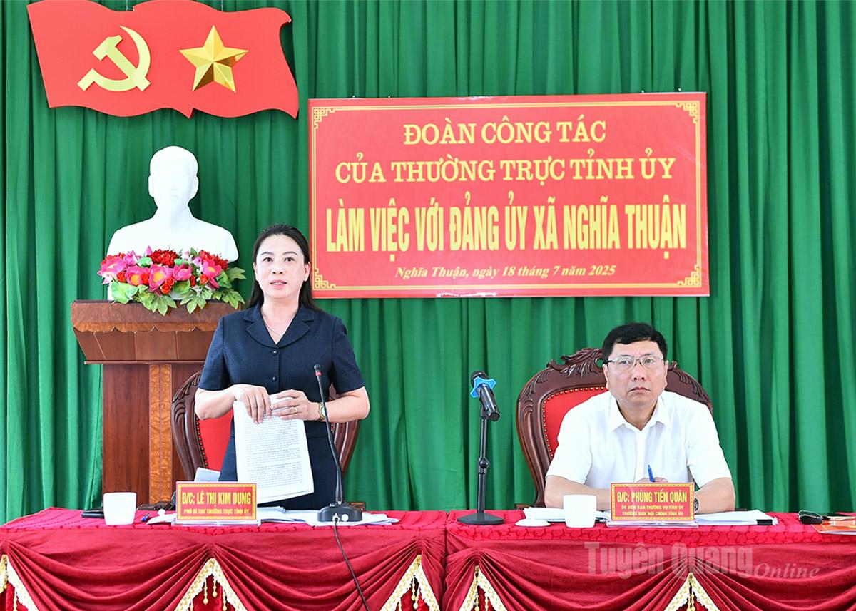 Đồng chí Lê Thị Kim Dung, Phó Bí thư Thường trực Tỉnh ủy làm việc với Đảng ủy xã Nghĩa Thuận
