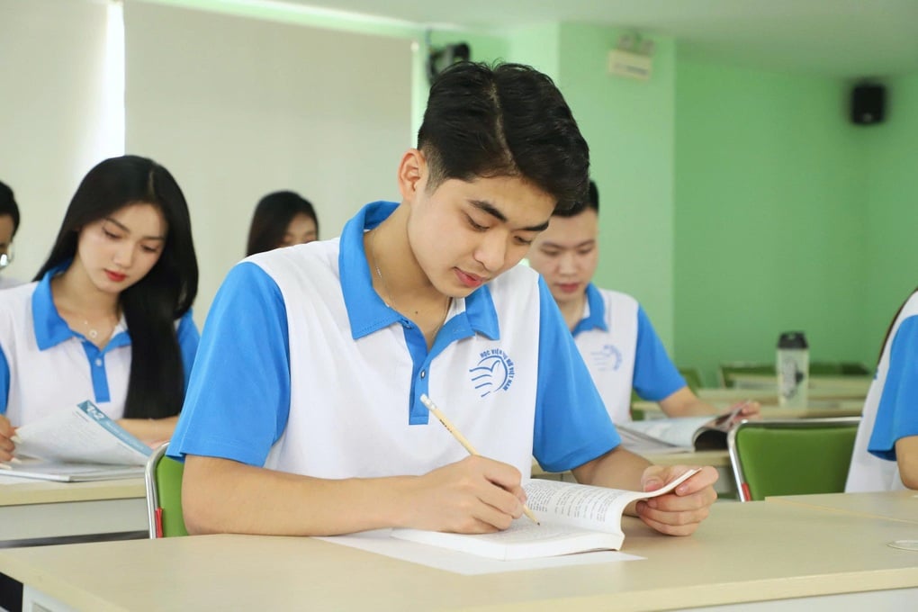 Trường ĐH Công nghệ công bố điểm sàn, cao nhất trong đợt đầu tiên - 3