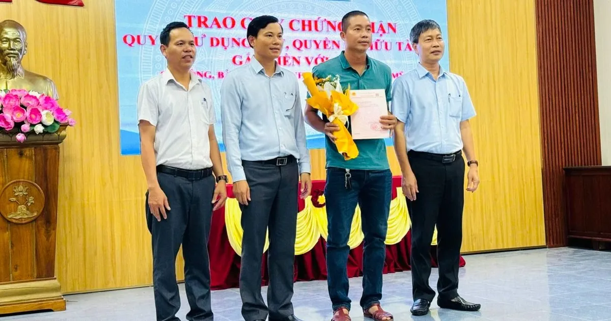 Phường Thủy Xuân – địa phương đầu tiên ở TP Huế cấp mới Giấy chứng nhận quyền sử dụng đất