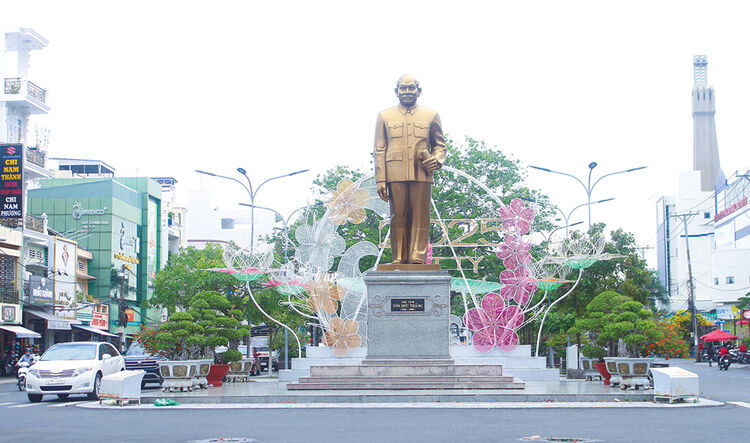 Long Xuyen ក្នុងជីវិតថ្មី។