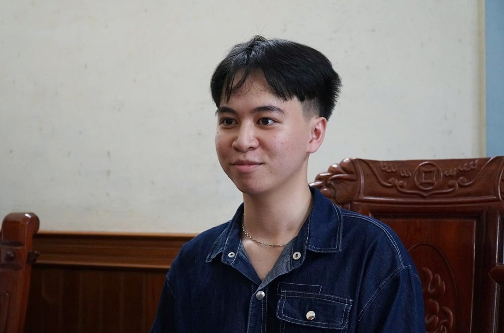 Á khoa toàn quốc học chuyên hóa, toán 10, văn 9,25 điểm - 1