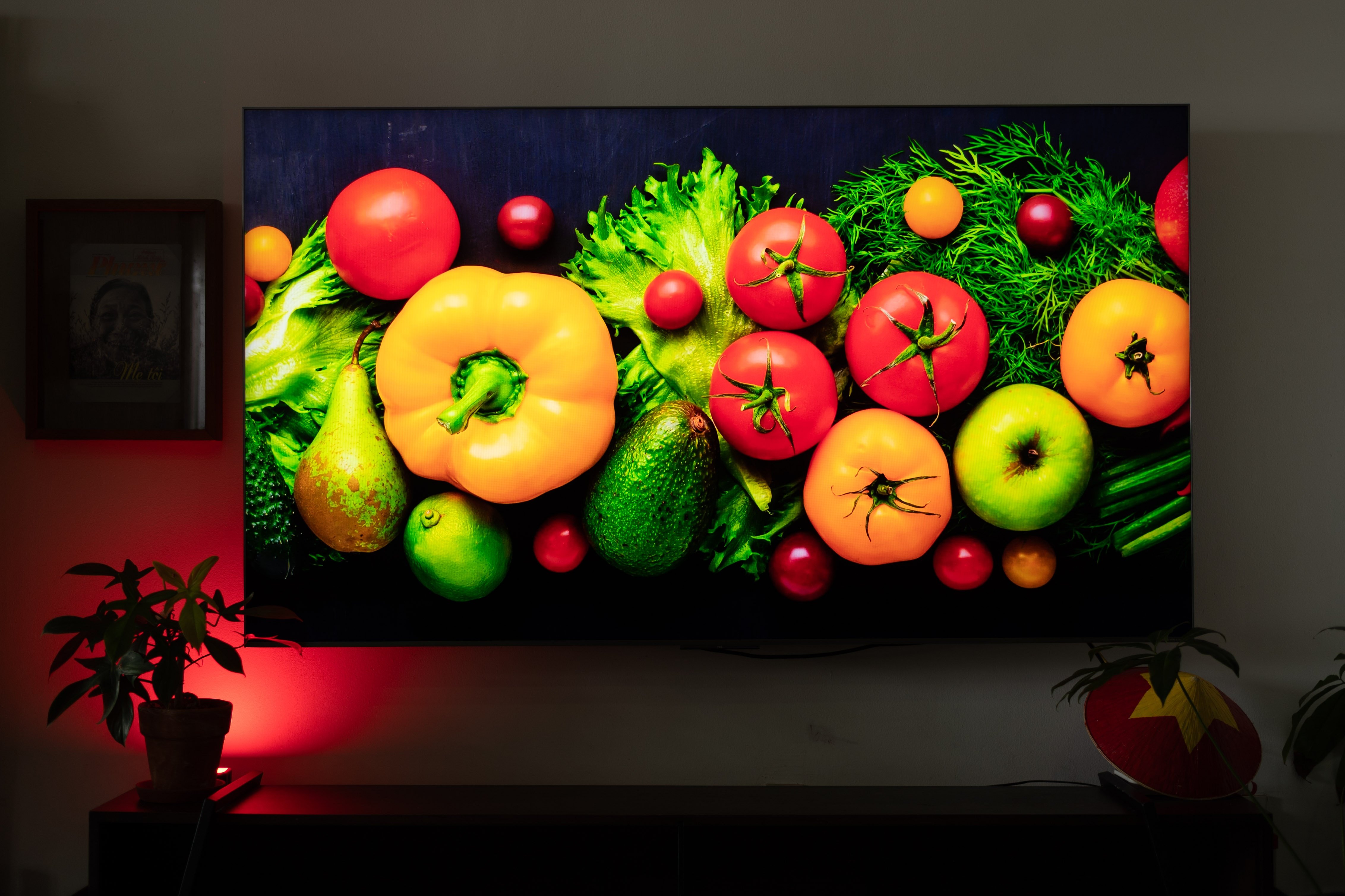 TCL C8K,  Review TCL C8K,  TV Mini LED 4K,  TV 75 inch TCL,  TCL C8K gaming,  TV OLED,  TCL QD-Mini LED,  danh gia TCL C8K,  TCL 75 inch anh 1