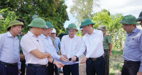 Quang Tri: Some basic infrastructure projects are still stuck in site clearance.