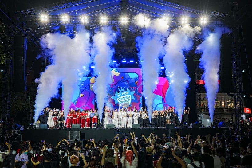 K-POPラバーズフェスティバル2024は、2024年8月17日と18日にハノイのホアンキエム湖ウォーキングストリートのドンキンギアトゥック広場で開催されます。 (写真:アン・トゥアン)