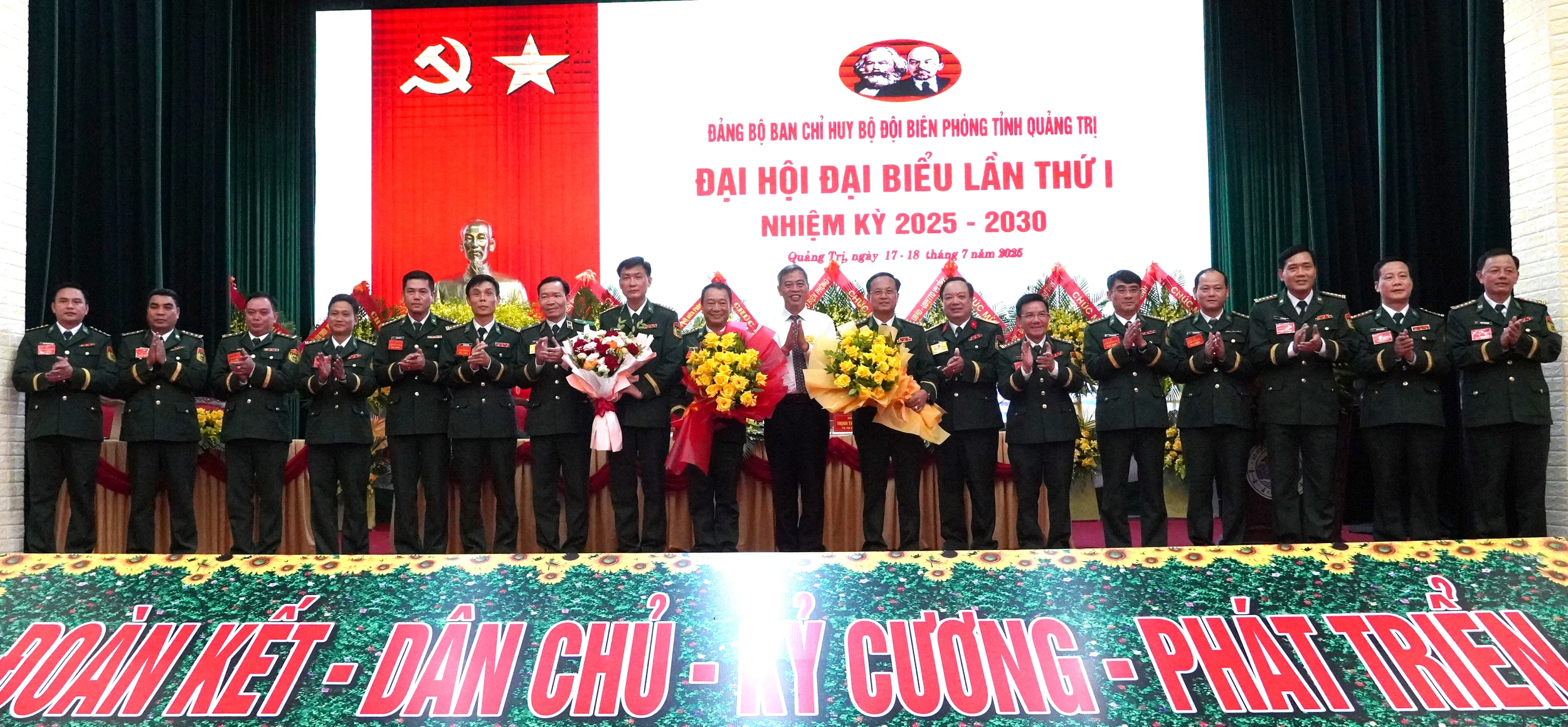 Quyết tâm bảo vệ vững chắc chủ quyền lãnh thổ, an ninh biên giới quốc gia trong mọi tình huống