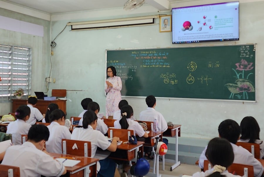 hoc-sinh-truong-chuyen.jpg