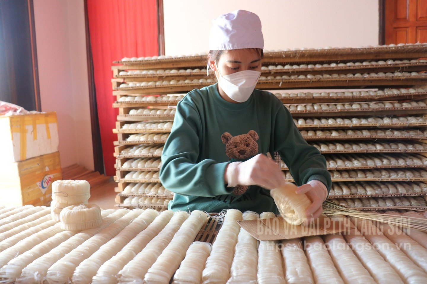 Người dân xã Yên Phúc sản xuất cao khô (sản phẩm đạt OCOP 3 sao) 