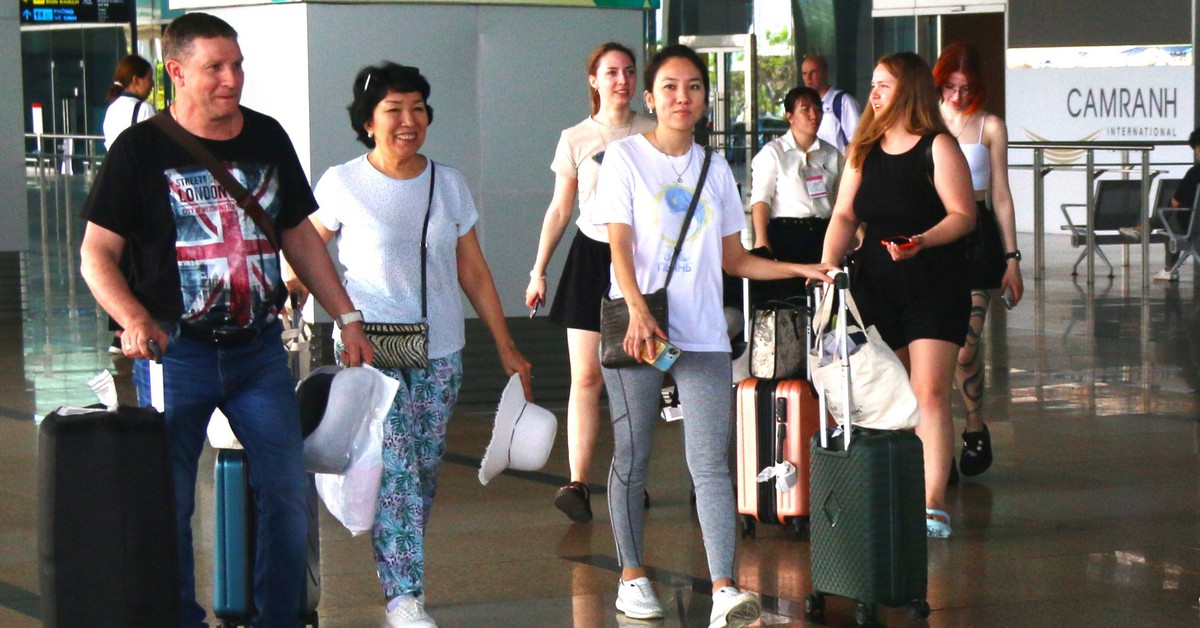 Why are domestic airfares to Cam Ranh higher than to other localities?