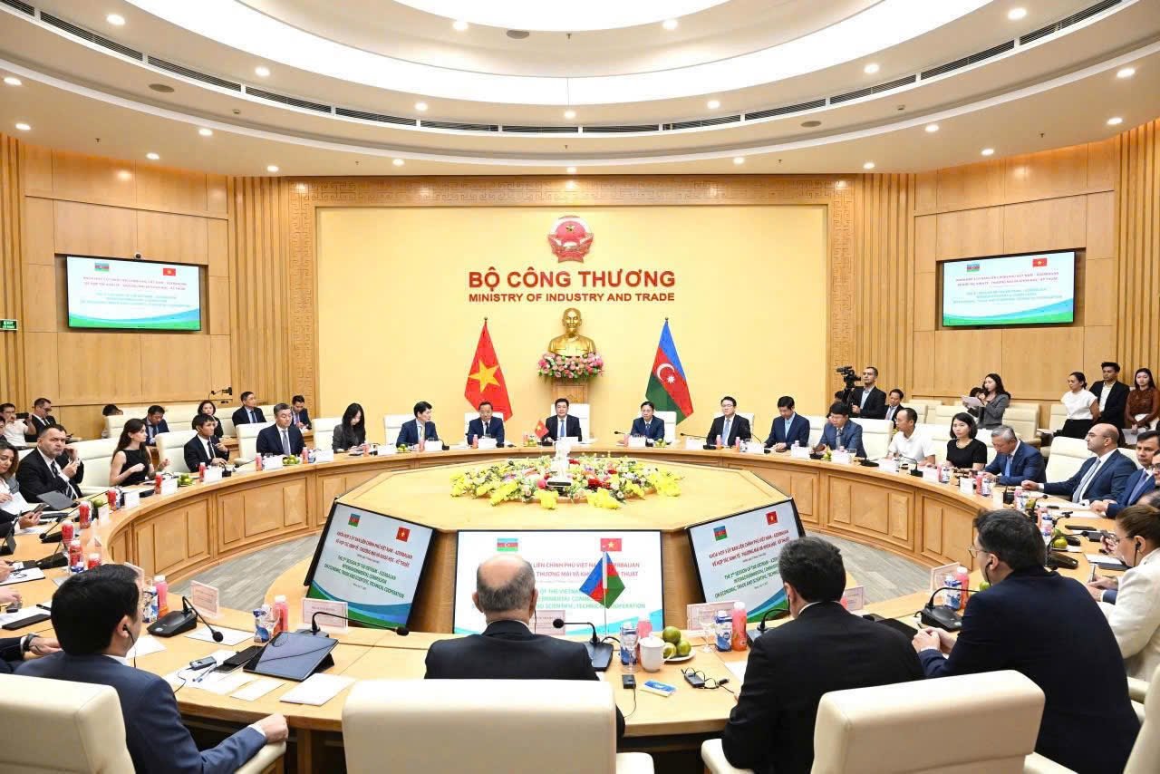 Việt Nam - Azerbaijan: Ưu tiên đẩy mạnh hợp tác văn hoá, thể thao và du lịch - Ảnh 2.