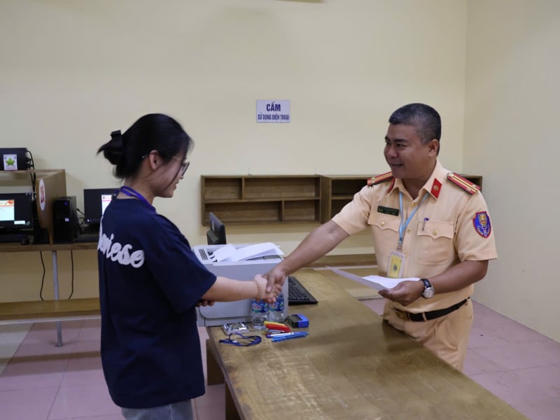 Giải quyết dứt điểm các trường hợp tồn đọng về sát hạch, cấp đổi giấy phép lái xe trước ngày 30/7 -0