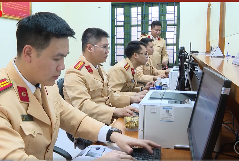 Xử lý dứt điểm tồn đọng về sát hạch, cấp đổi giấy phép lái xe trước 30/7- Ảnh 1.