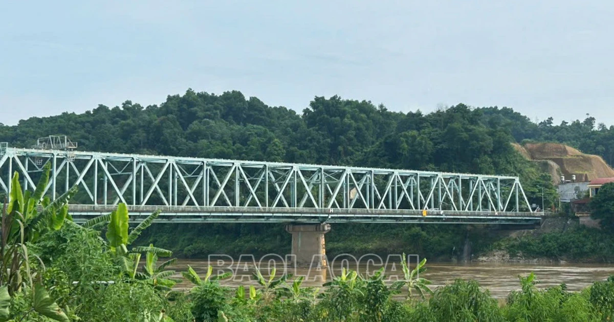 Triển khai sửa chữa cầu Yên Bái bắc qua sông Hồng, trên Quốc lộ 37