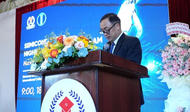 Thiếu nhân lực bán dẫn trầm trọng: Cơ hội cho người học nghề - Ảnh 1.