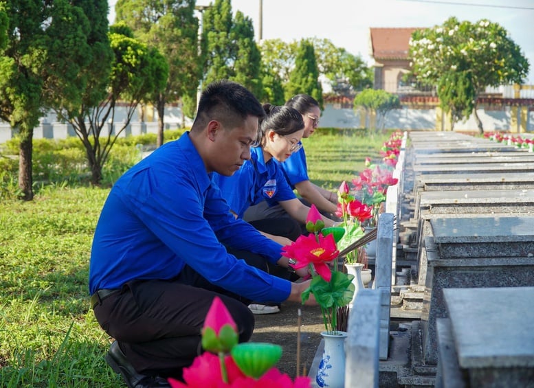 Tri ân người có công bằng việc làm thiết thực- Ảnh 6.