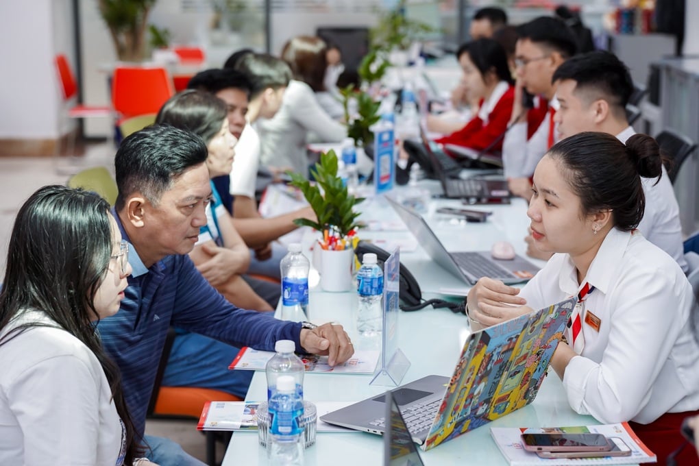 Nhiều thí sinh chuyển hướng xét học bạ sau khi biết điểm thi tốt nghiệp THPT - 2