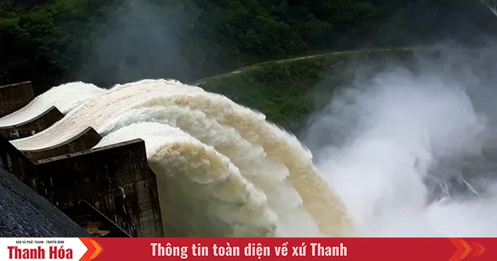 Flood discharge of Cam Thuy 1 hydropower reservoir from 5:00 p.m. today to 5:30 p.m. on July 26