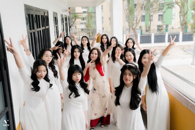 Cô giáo tiết lộ bí quyết giúp học trò đạt thủ khoa môn Văn  - Ảnh 2.