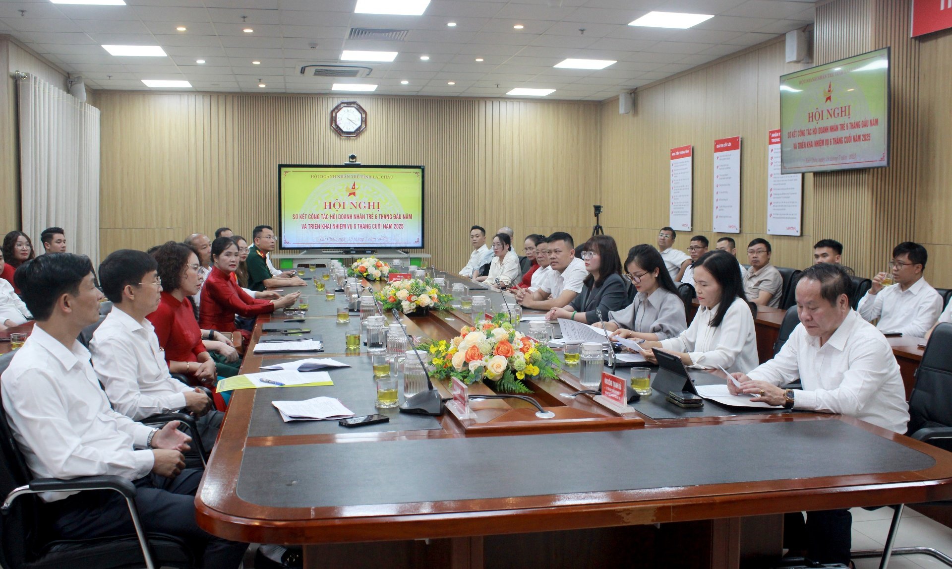 Quang cảnh hội nghị.