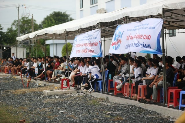 Huỳnh Quốc Cường. Phan Thanh Bình truyền cảm hứng cho giải sinh viên Trường ĐH Đồng Tháp- Ảnh 3.