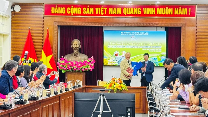 Đại sứ du lịch Việt Nam Greg Norman: 'Golf đâu còn như 40 năm trước, giờ ai cũng phải được vui' - Ảnh 1.