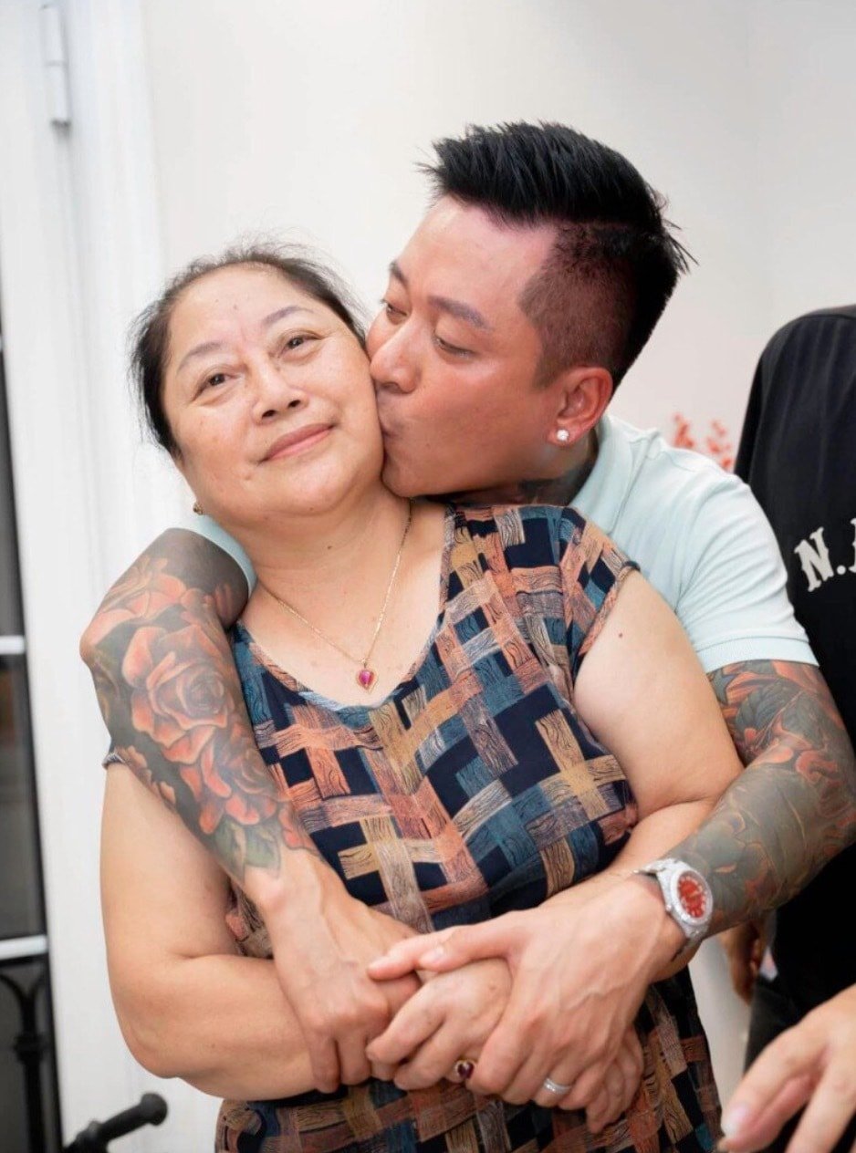 Đối với Tuấn Hưng, mẹ là người tuyệt vời nhất.