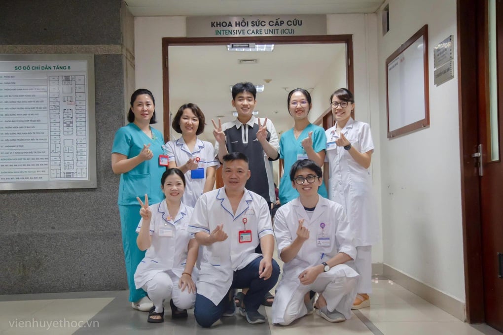 Nam sinh sáng chữa ung thư, tối giải đề đạt 28 điểm thi đại học - 1
