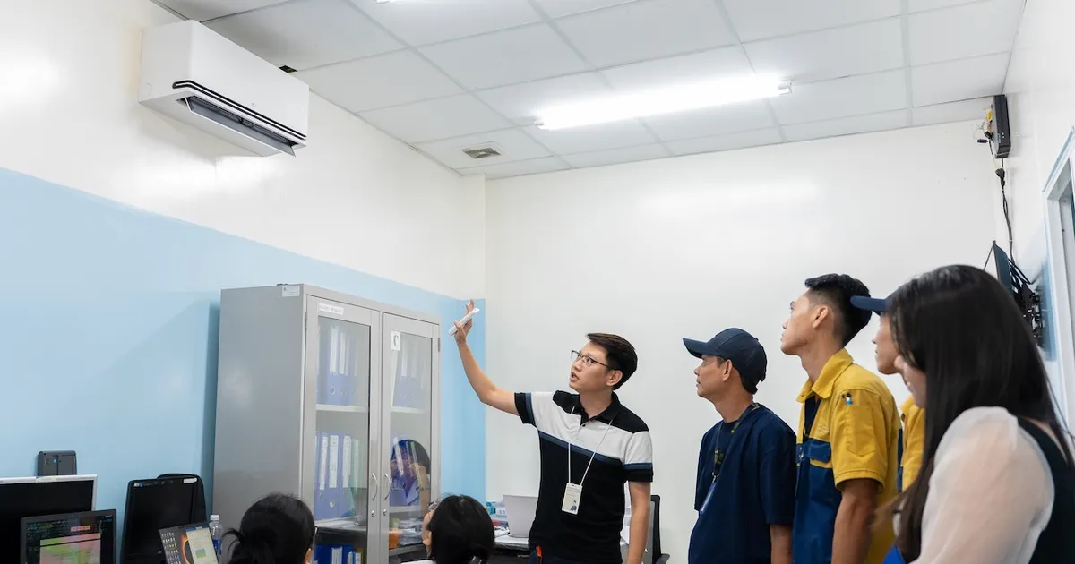 ក្រុមហ៊ុន LG Electronics Vietnam បរិច្ចាគម៉ាស៊ីនត្រជាក់ LG Dualcool AI ចំនួន 12 គ្រឿង