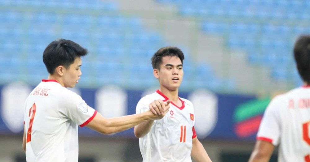 ហាយឡាយ U23 វៀតណាម ៣-០ U23 ឡាវ៖ ម្ចាស់ការពារតំណែងជើងឯកបង្ហាញពីថាមពលរបស់ខ្លួន។