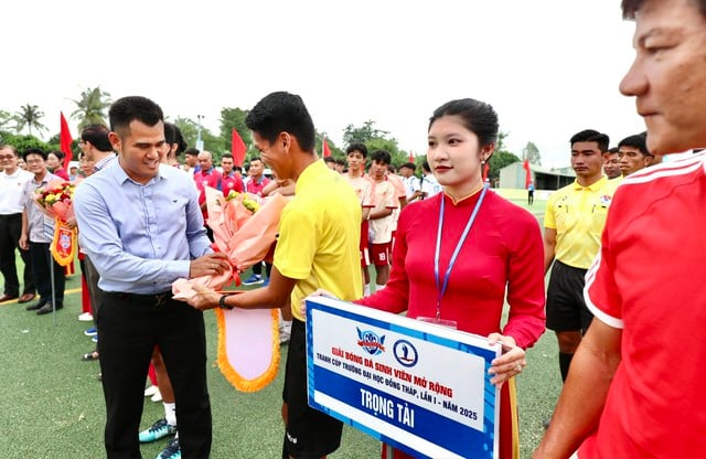 Huỳnh Quốc Cường. Phan Thanh Bình truyền cảm hứng cho giải sinh viên Trường ĐH Đồng Tháp- Ảnh 4.