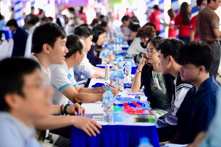 Sáng nay 19-7: Ngày hội tư vấn nguyện vọng xét tuyển 2025 tại TP.HCM và Hà Nội - Ảnh 3.