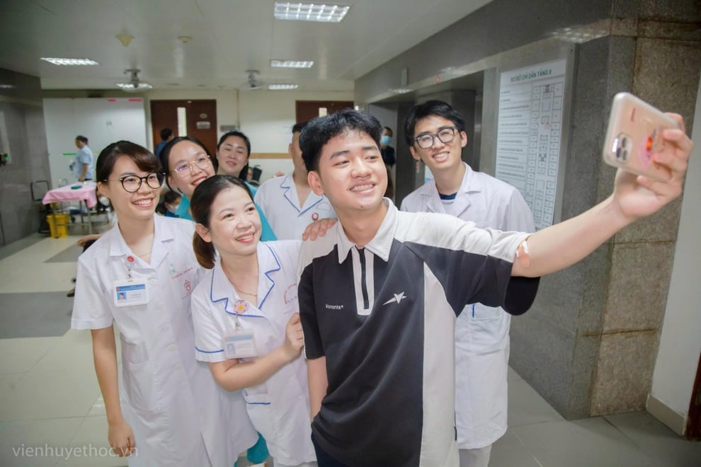 Nam sinh sáng chữa ung thư, tối giải đề đạt 28 điểm thi đại học - 4