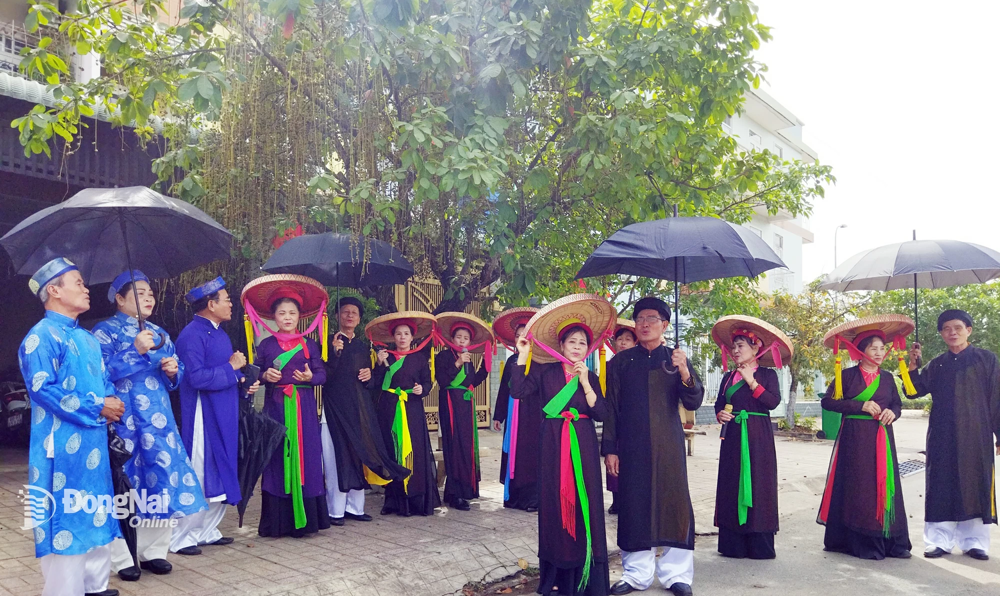 ស្ថាប័នវប្បធម៌មូលដ្ឋាននៅវួដ An Binh (ចាស់) បច្ចុប្បន្នវួដ Tran Bien ទាក់ទាញប្រជាជនឱ្យមកអនុវត្តសិល្បៈ។ រូបថត៖ L.Na  
