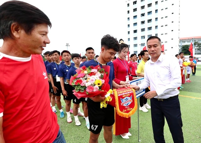 Huỳnh Quốc Cường. Phan Thanh Bình truyền cảm hứng cho giải sinh viên Trường ĐH Đồng Tháp- Ảnh 6.
